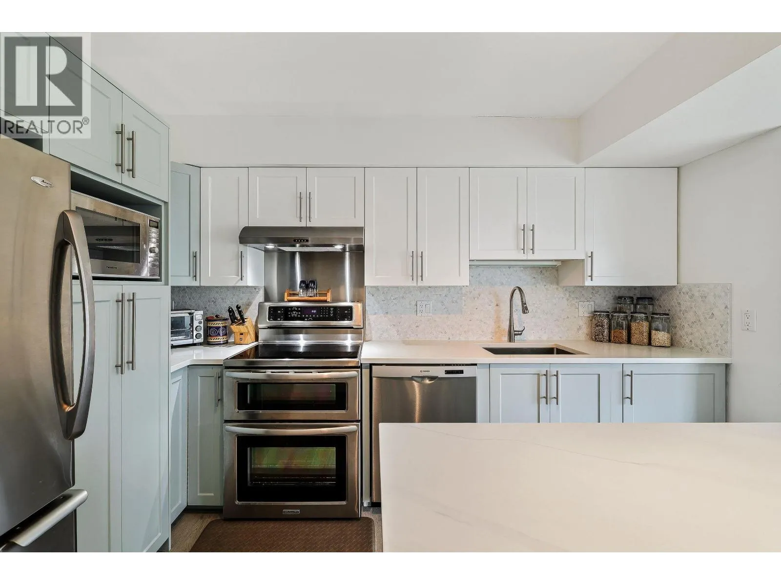 106 1140 CASTLE CRESCENT