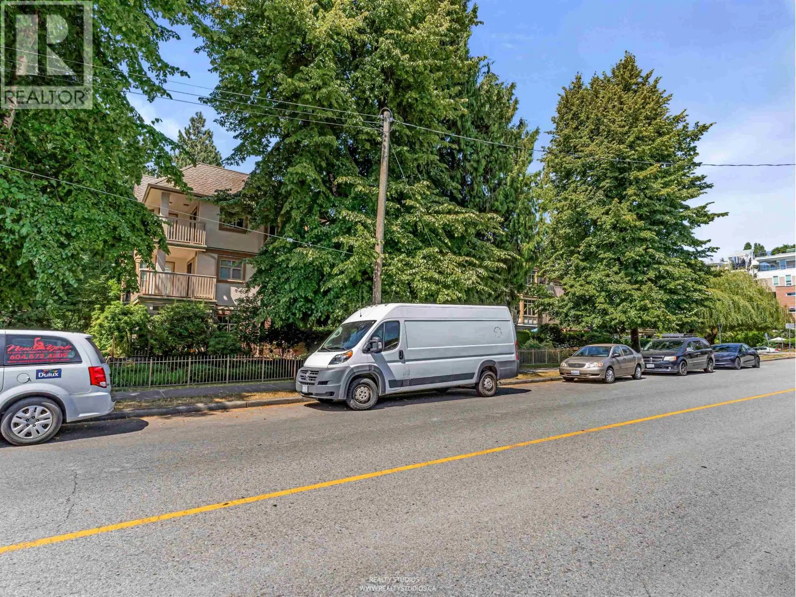413 2059 CHESTERFIELD AVENUE