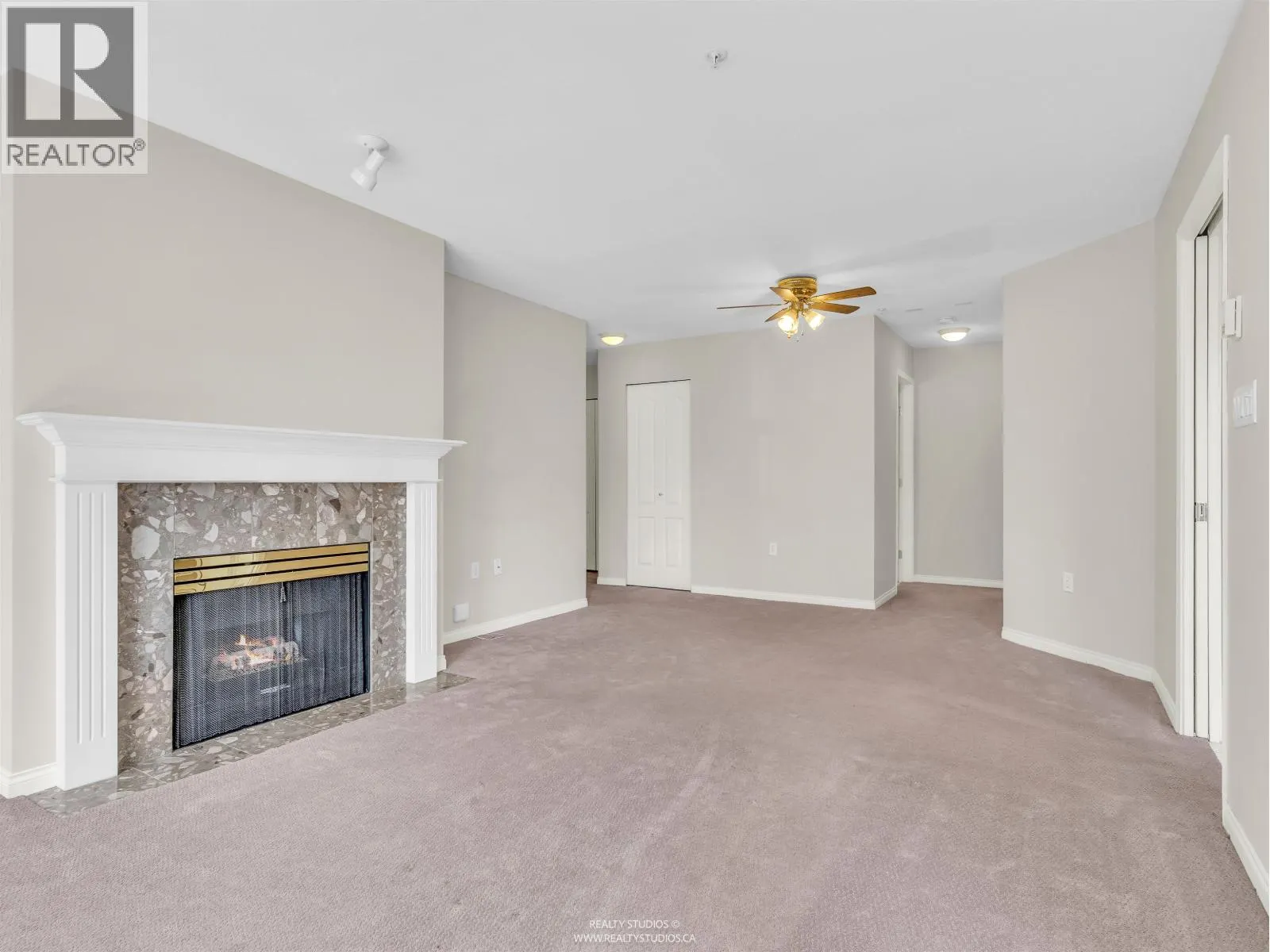 413 2059 CHESTERFIELD AVENUE