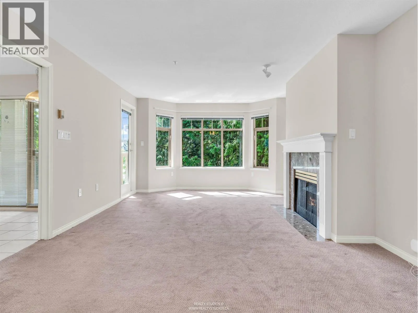 413 2059 CHESTERFIELD AVENUE