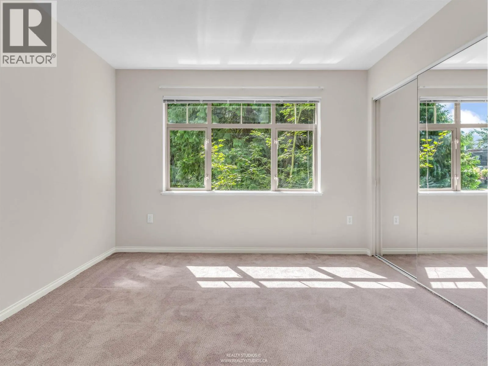 413 2059 CHESTERFIELD AVENUE