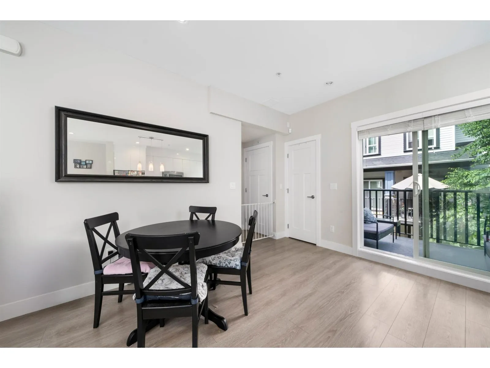 33 20856 76 AVENUE