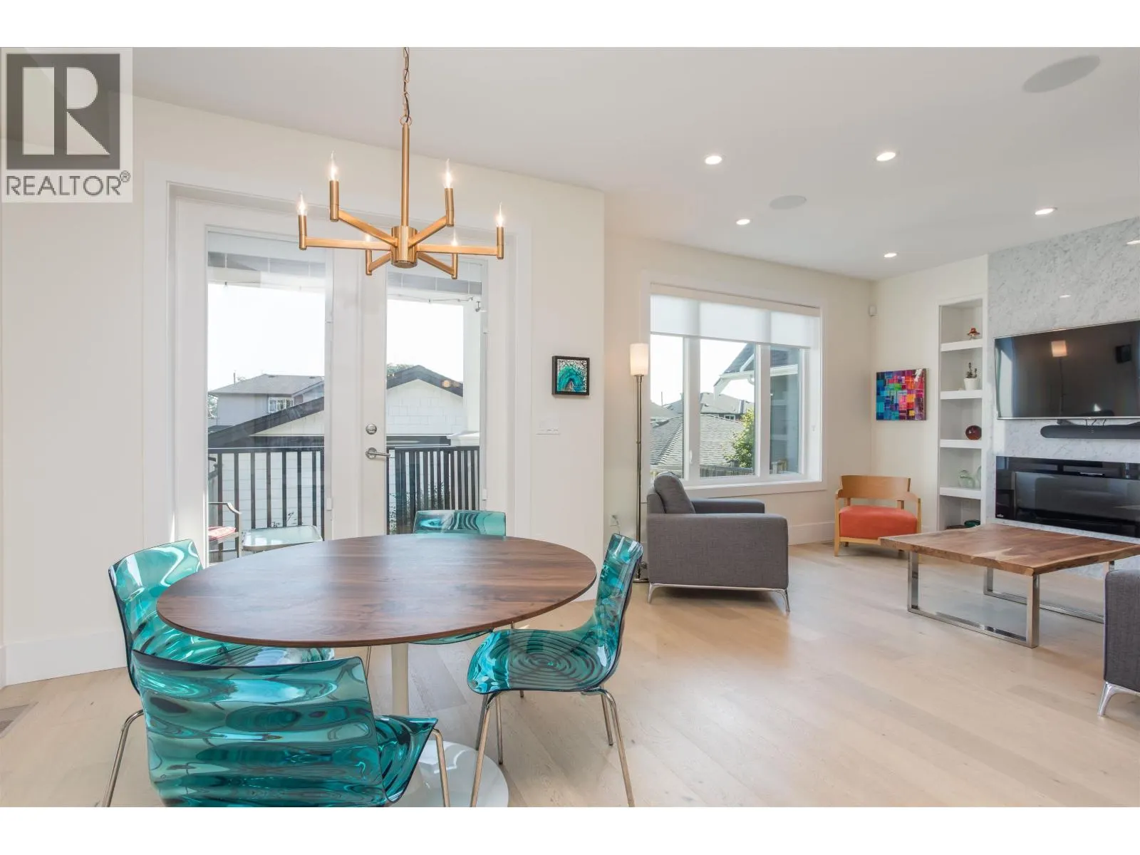 341 E 13TH STREET