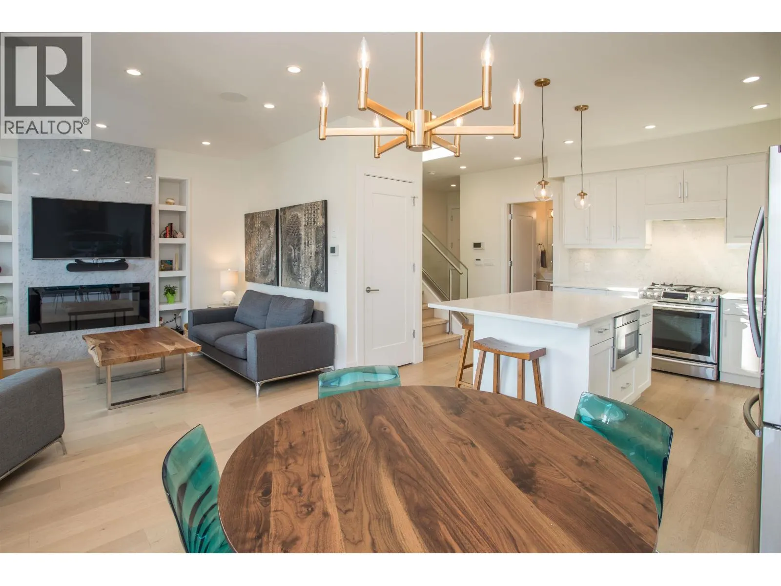 341 E 13TH STREET