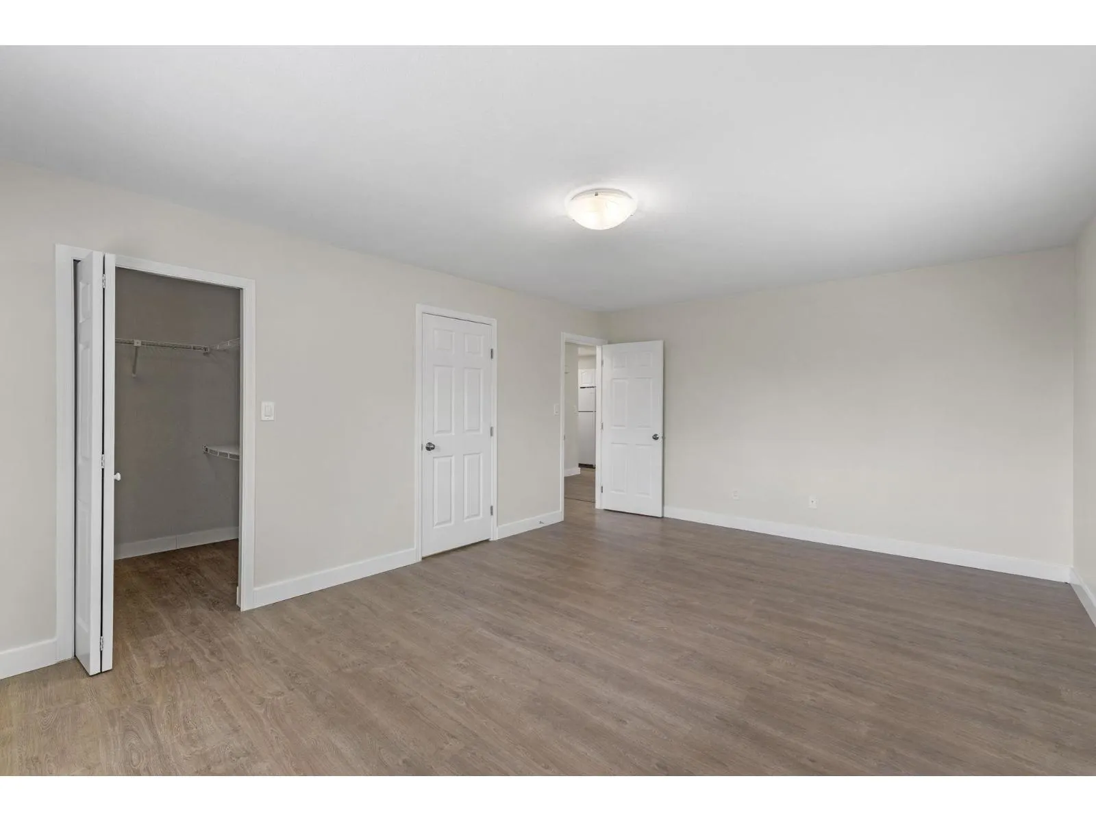 8 46191 CESSNA DRIVE|Chilliwack Proper South