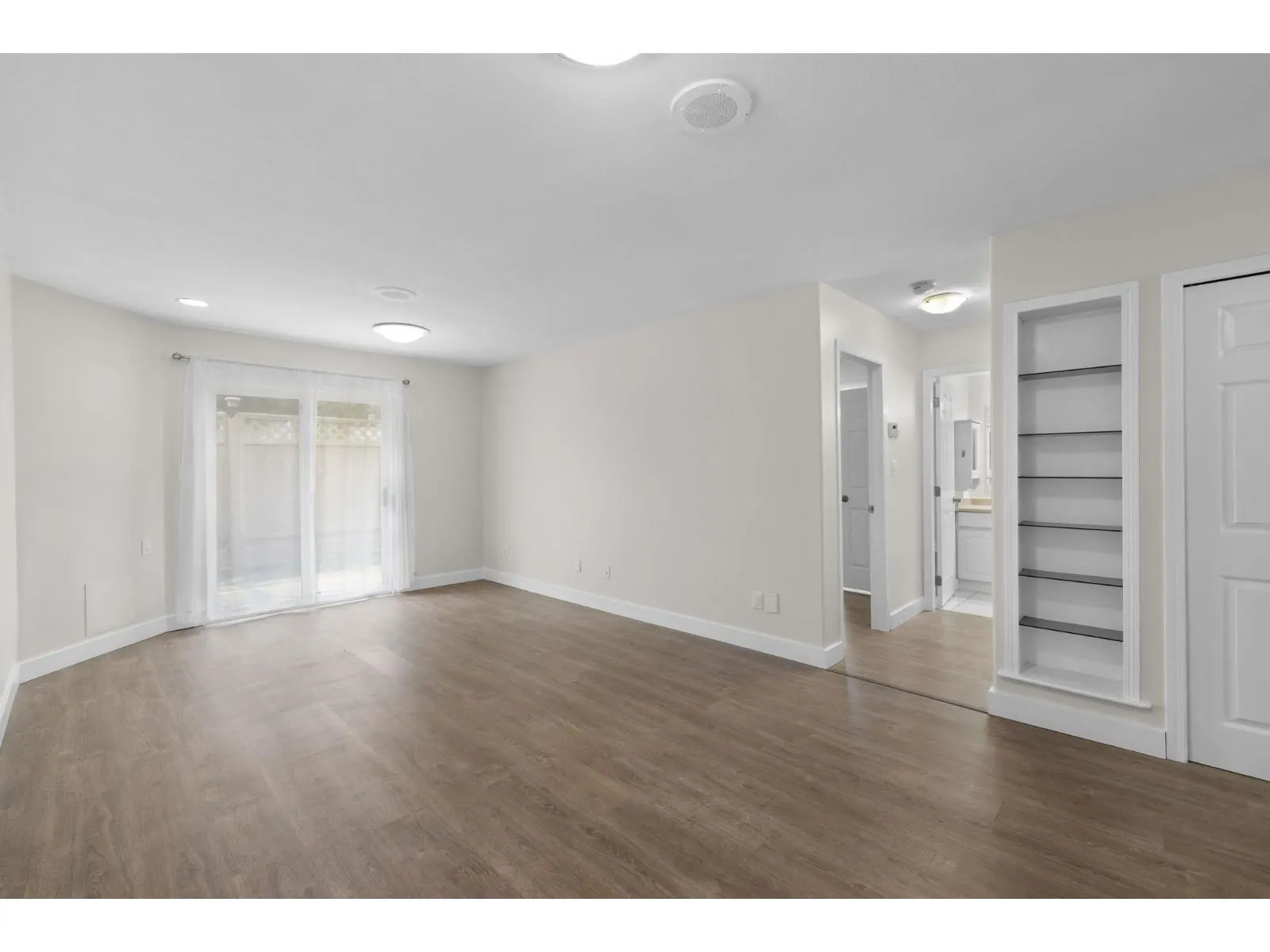 8 46191 CESSNA DRIVE|Chilliwack Proper South