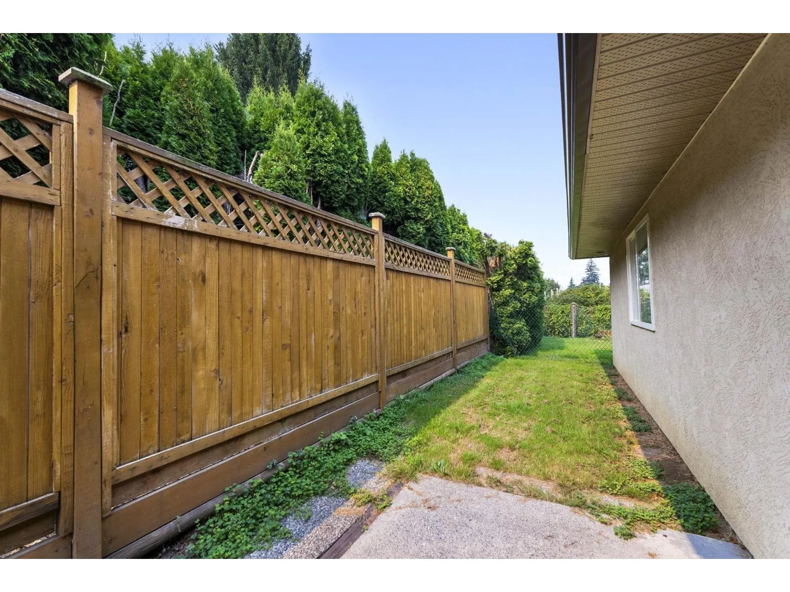8 46191 CESSNA DRIVE|Chilliwack Proper South