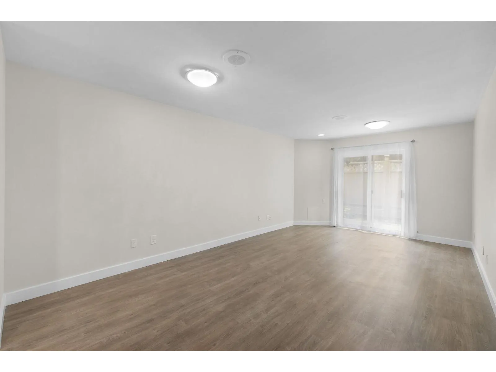 8 46191 CESSNA DRIVE|Chilliwack Proper South