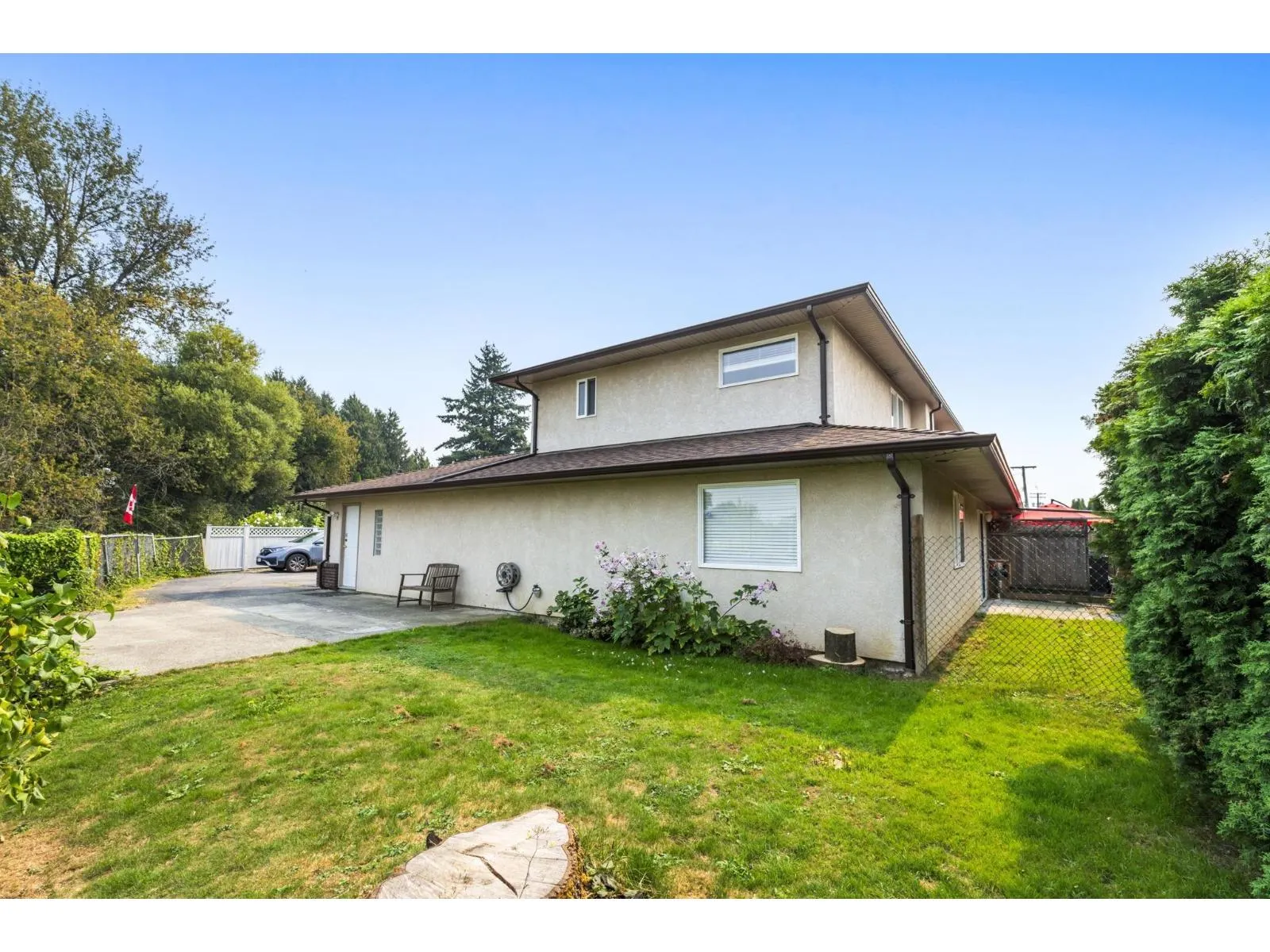 8 46191 CESSNA DRIVE|Chilliwack Proper South