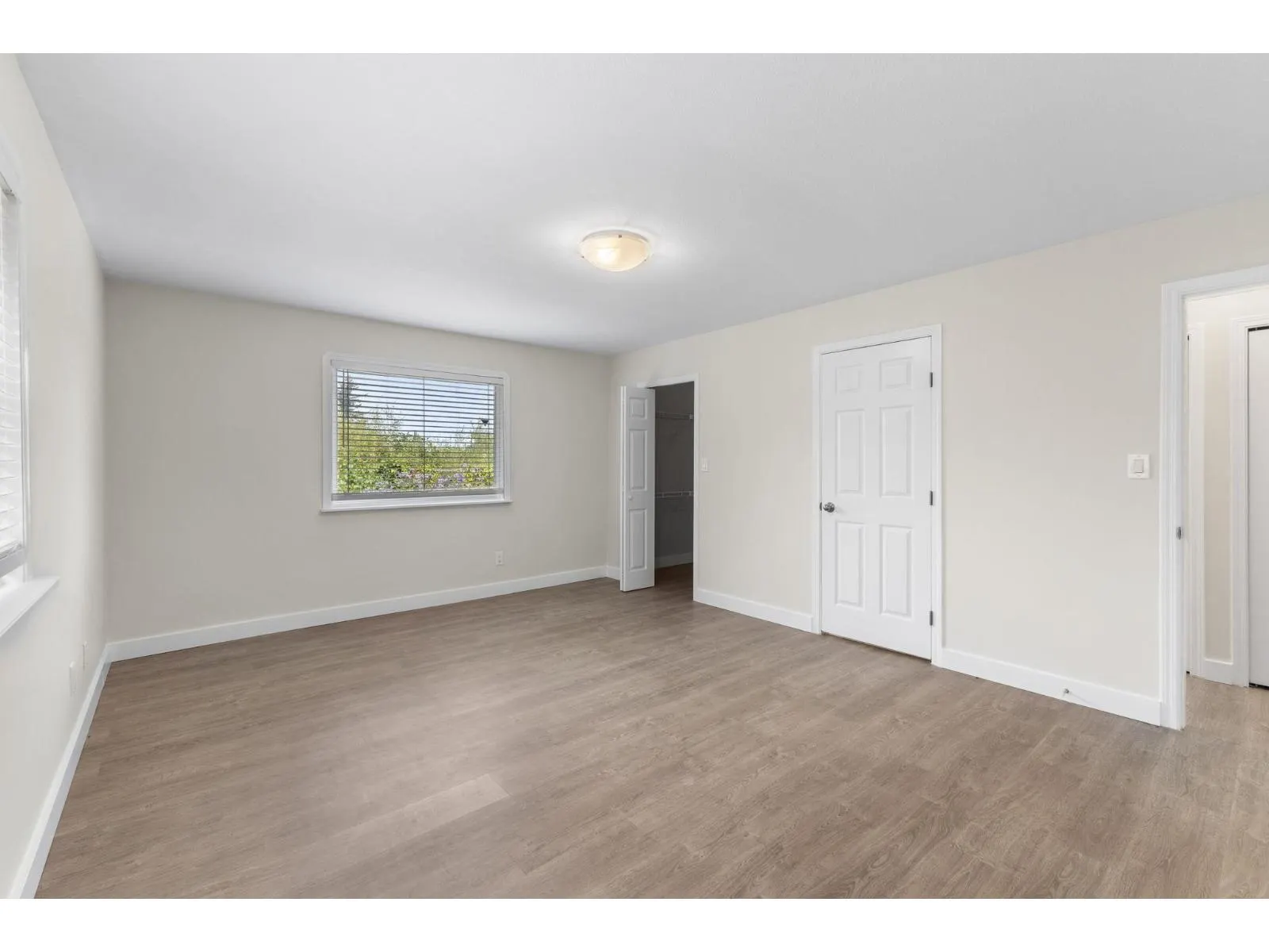 8 46191 CESSNA DRIVE|Chilliwack Proper South