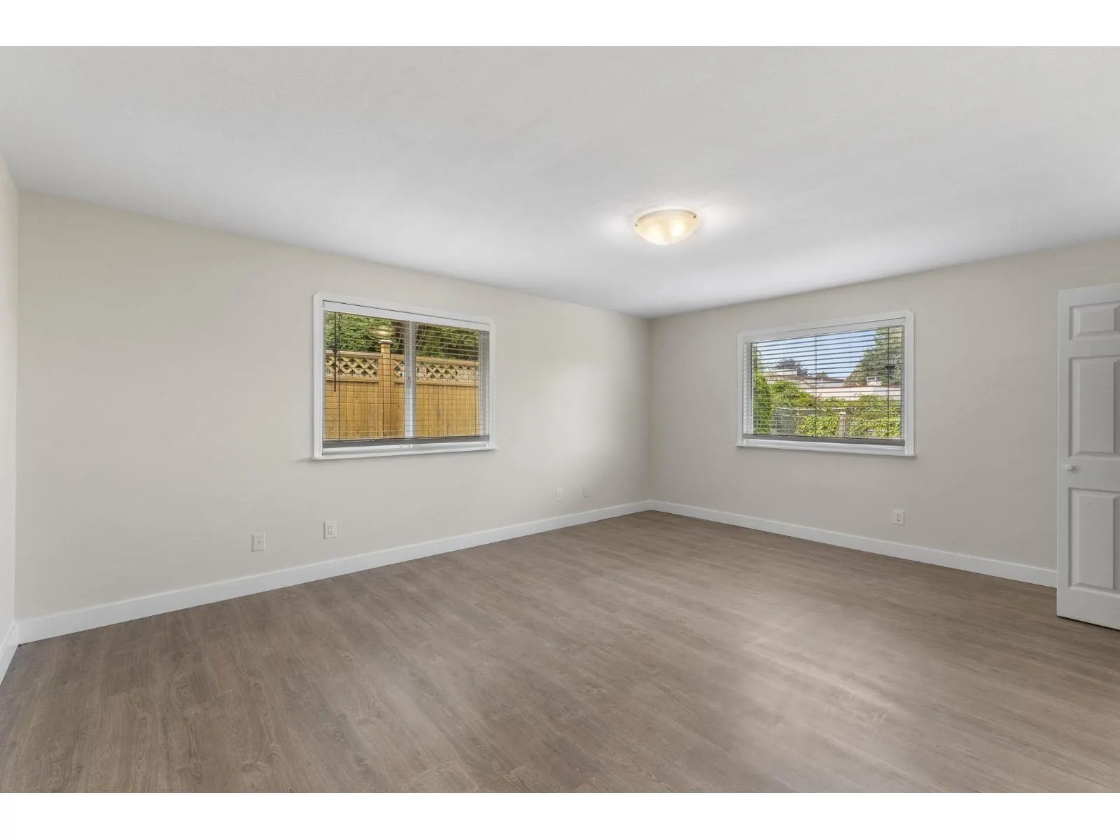 8 46191 CESSNA DRIVE|Chilliwack Proper South