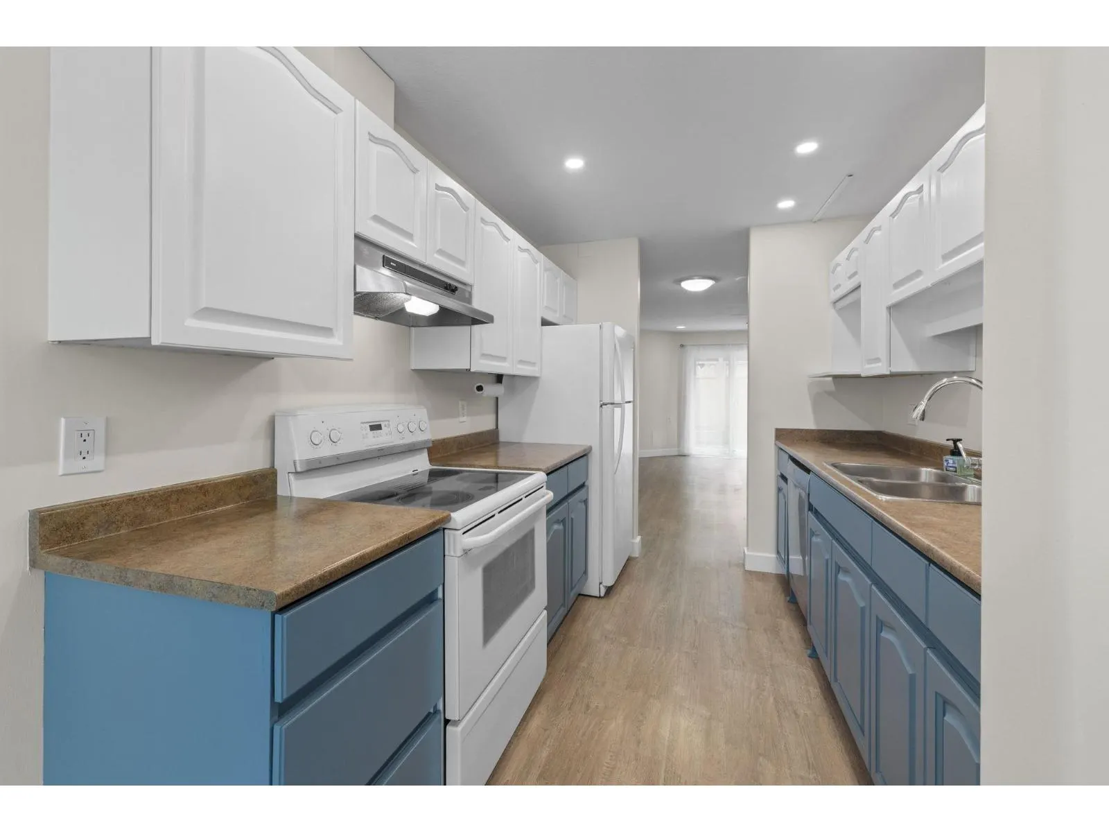 8 46191 CESSNA DRIVE|Chilliwack Proper South