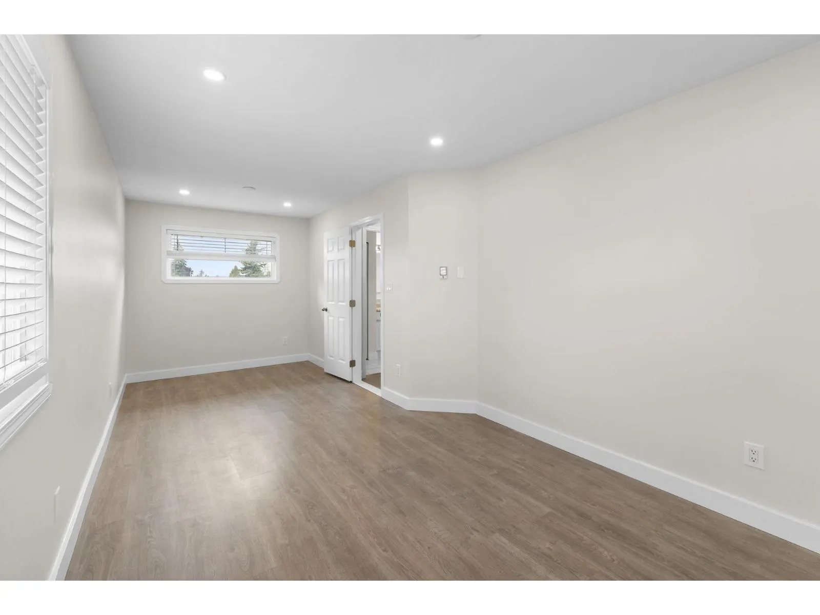 8 46191 CESSNA DRIVE|Chilliwack Proper South