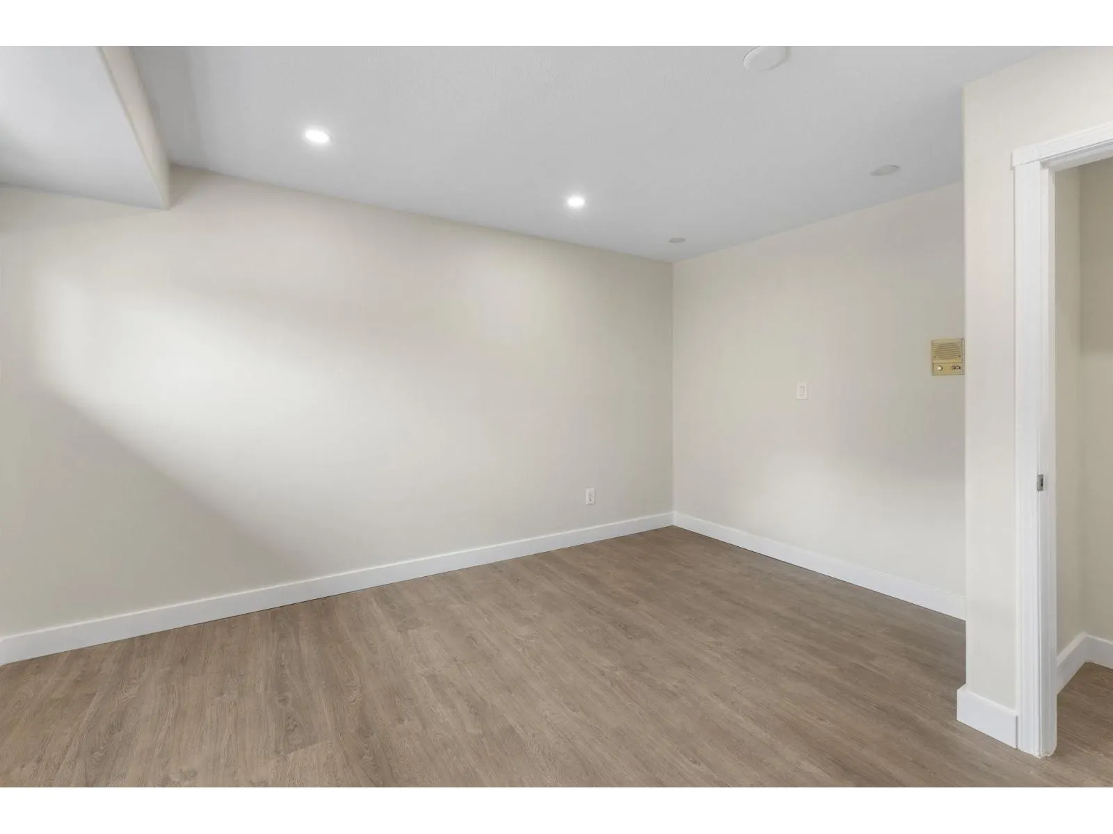 8 46191 CESSNA DRIVE|Chilliwack Proper South