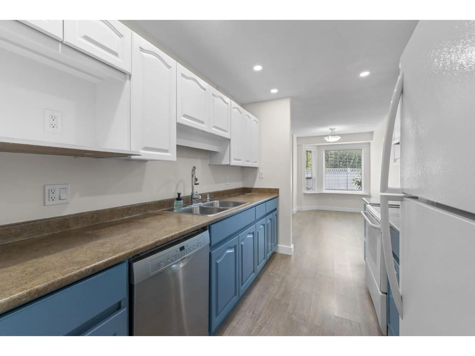 8 46191 CESSNA DRIVE|Chilliwack Proper South