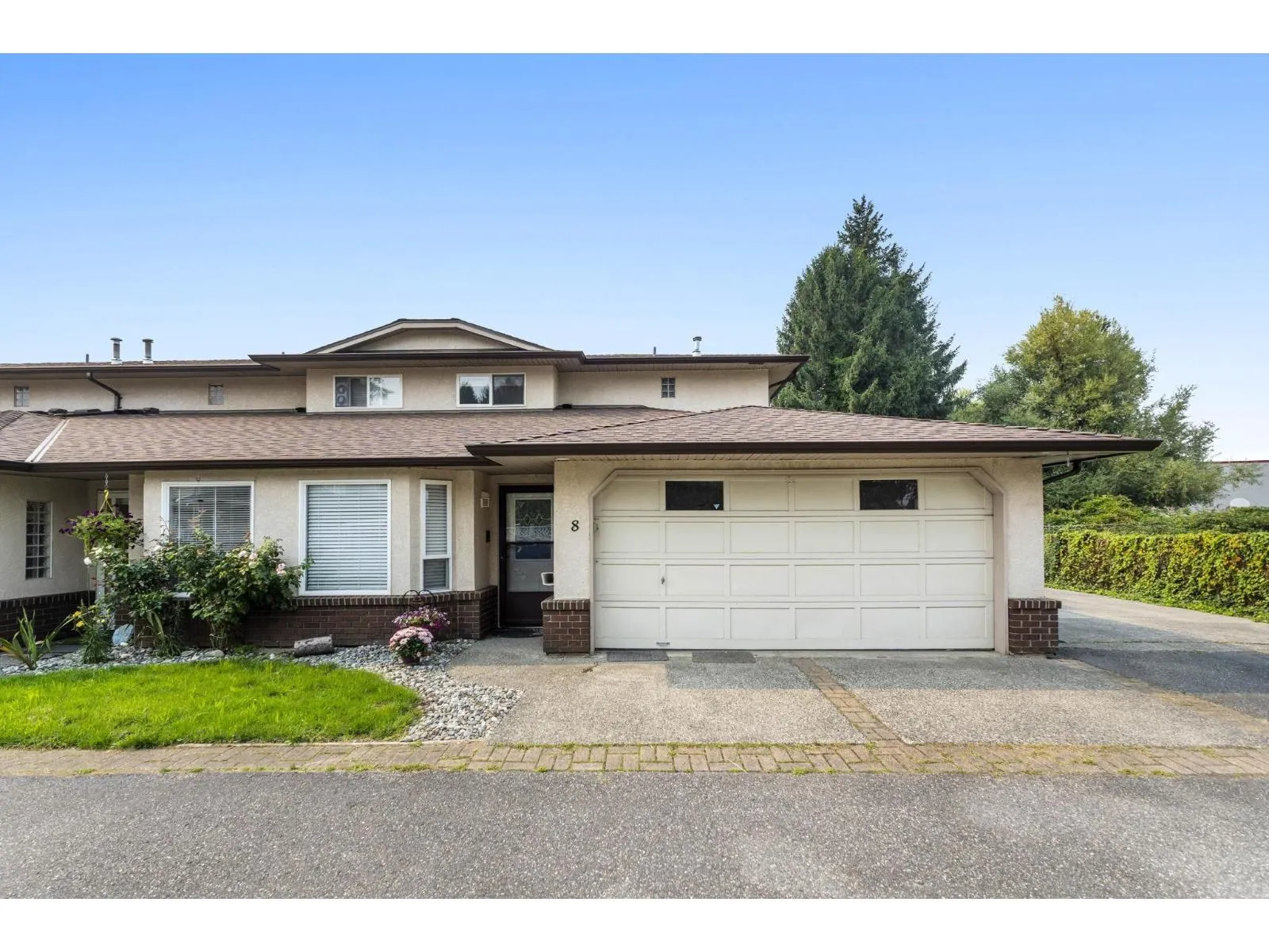 8 46191 CESSNA DRIVE|Chilliwack Proper South
