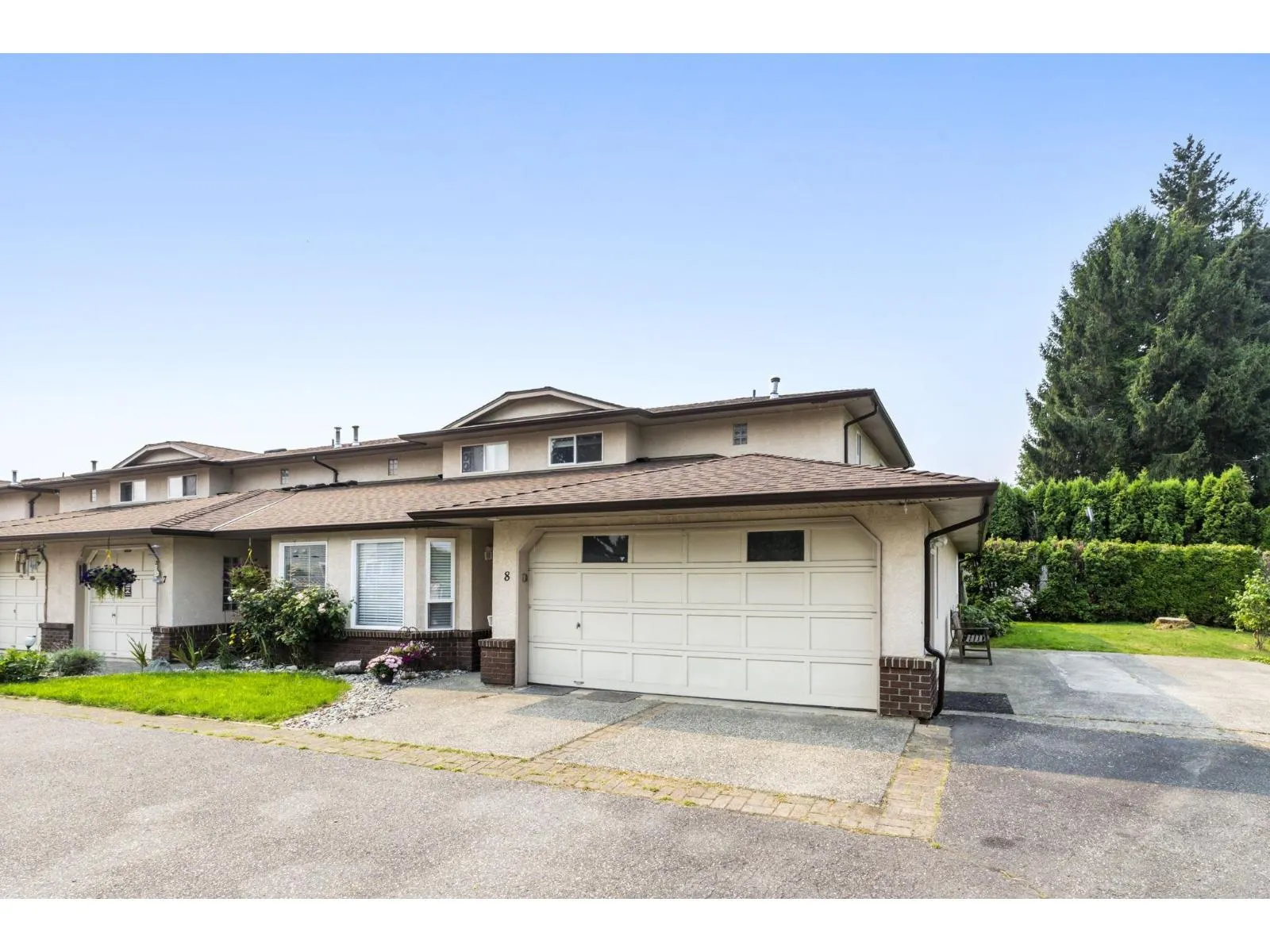 8 46191 CESSNA DRIVE|Chilliwack Proper South