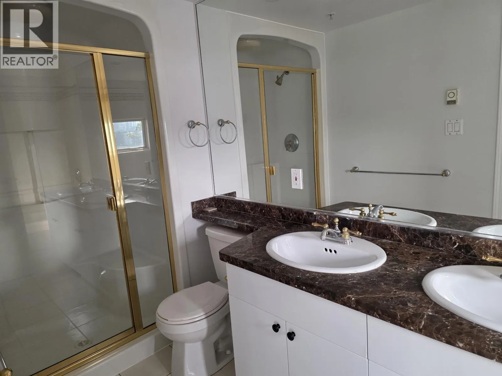 319 1228 MARINASIDE CRESCENT