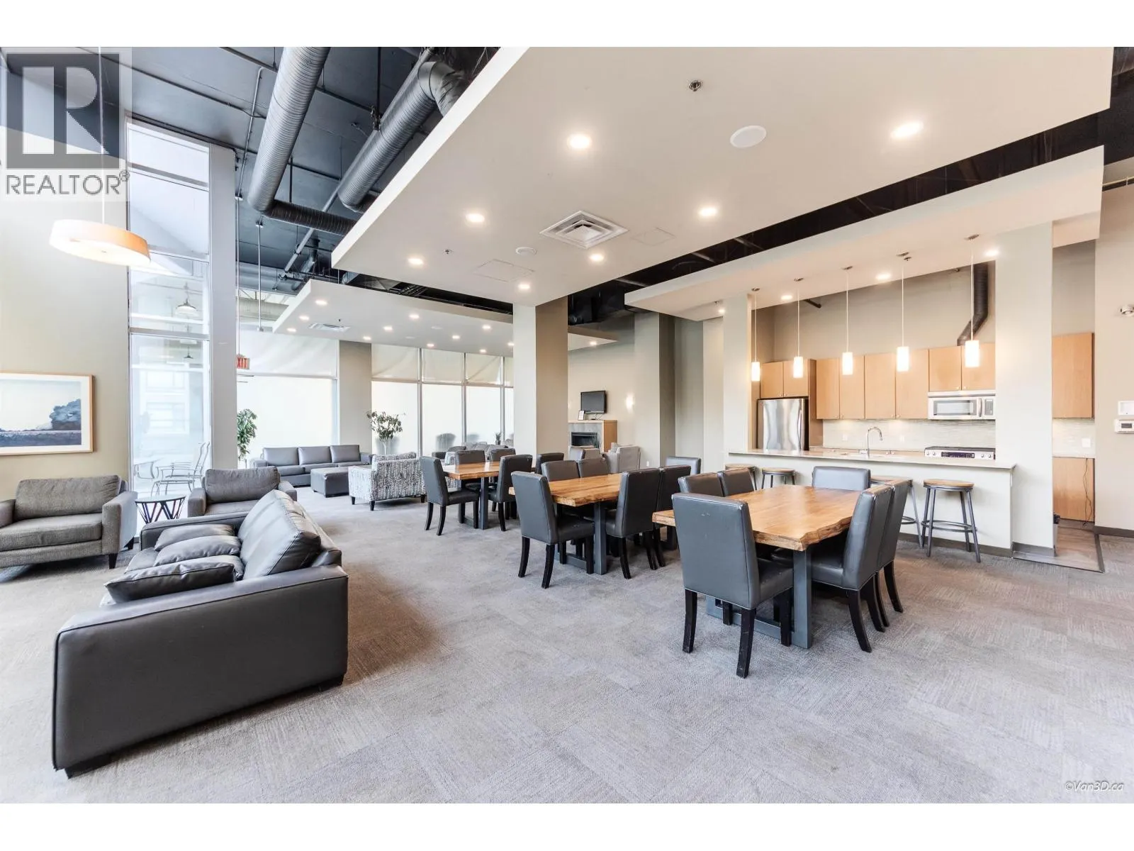 2201 400 CAPILANO ROAD