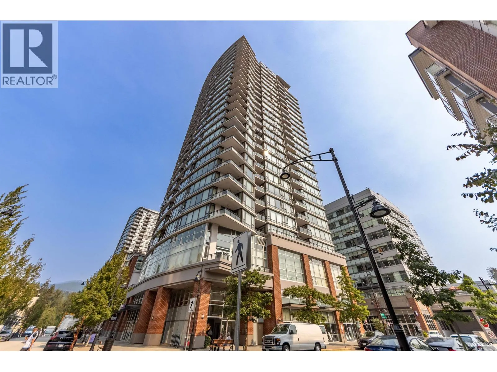 2201 400 CAPILANO ROAD