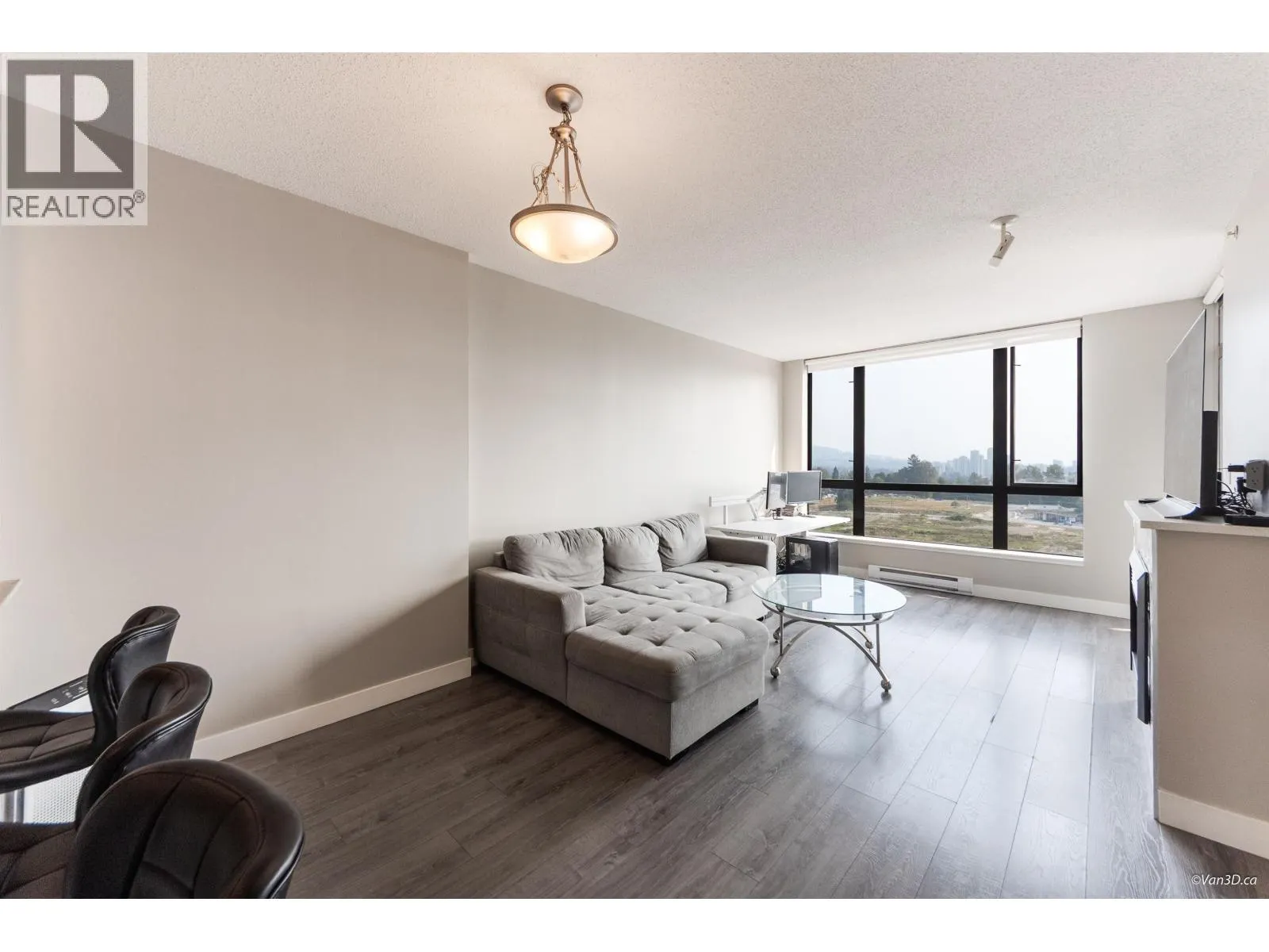 2201 400 CAPILANO ROAD