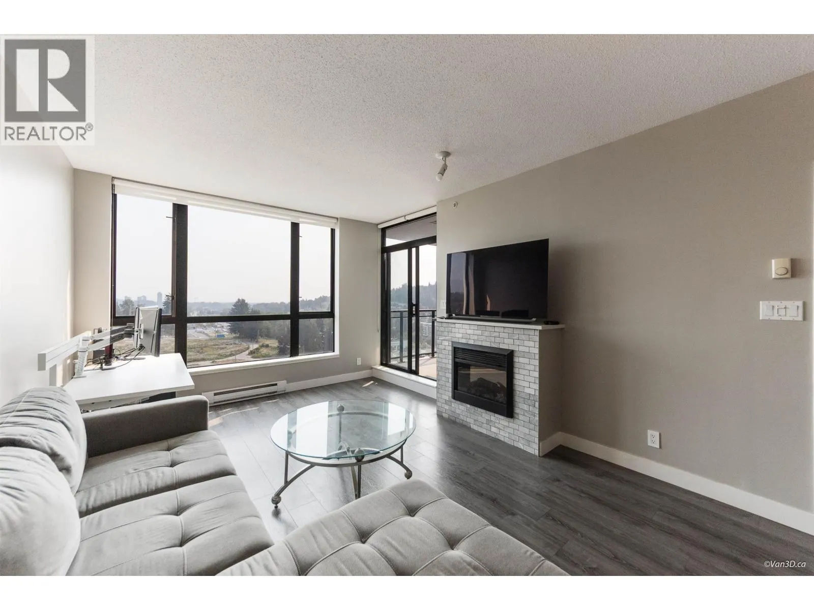 2201 400 CAPILANO ROAD