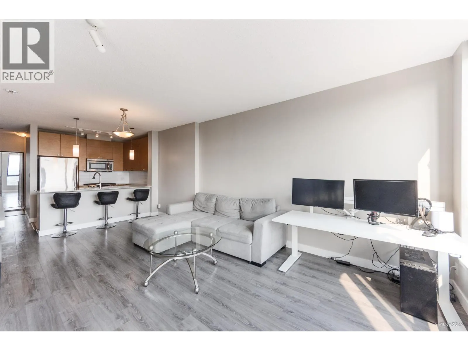 2201 400 CAPILANO ROAD