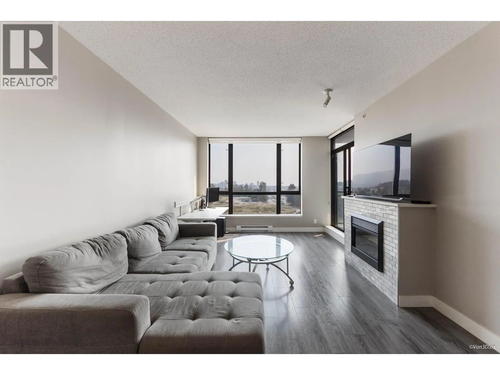 2201 400 CAPILANO ROAD