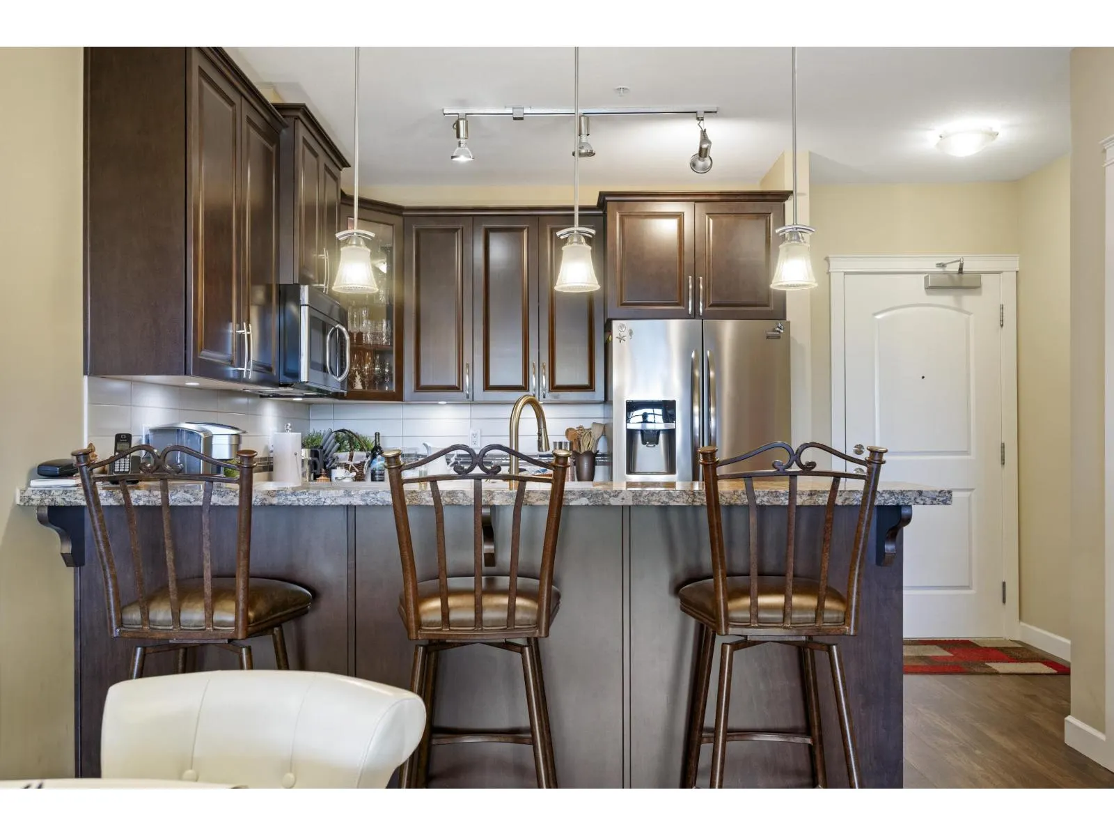 530 8067 207 STREET