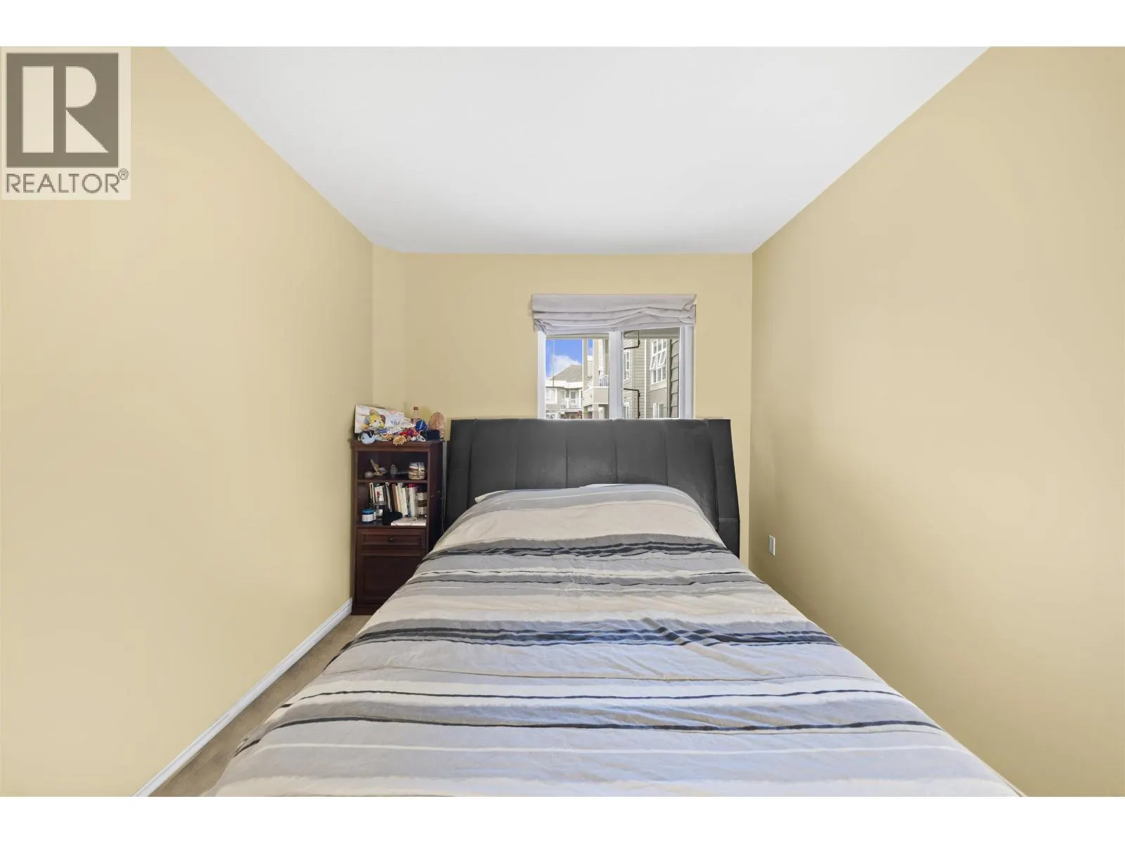 347 5888 DOVER CRESCENT