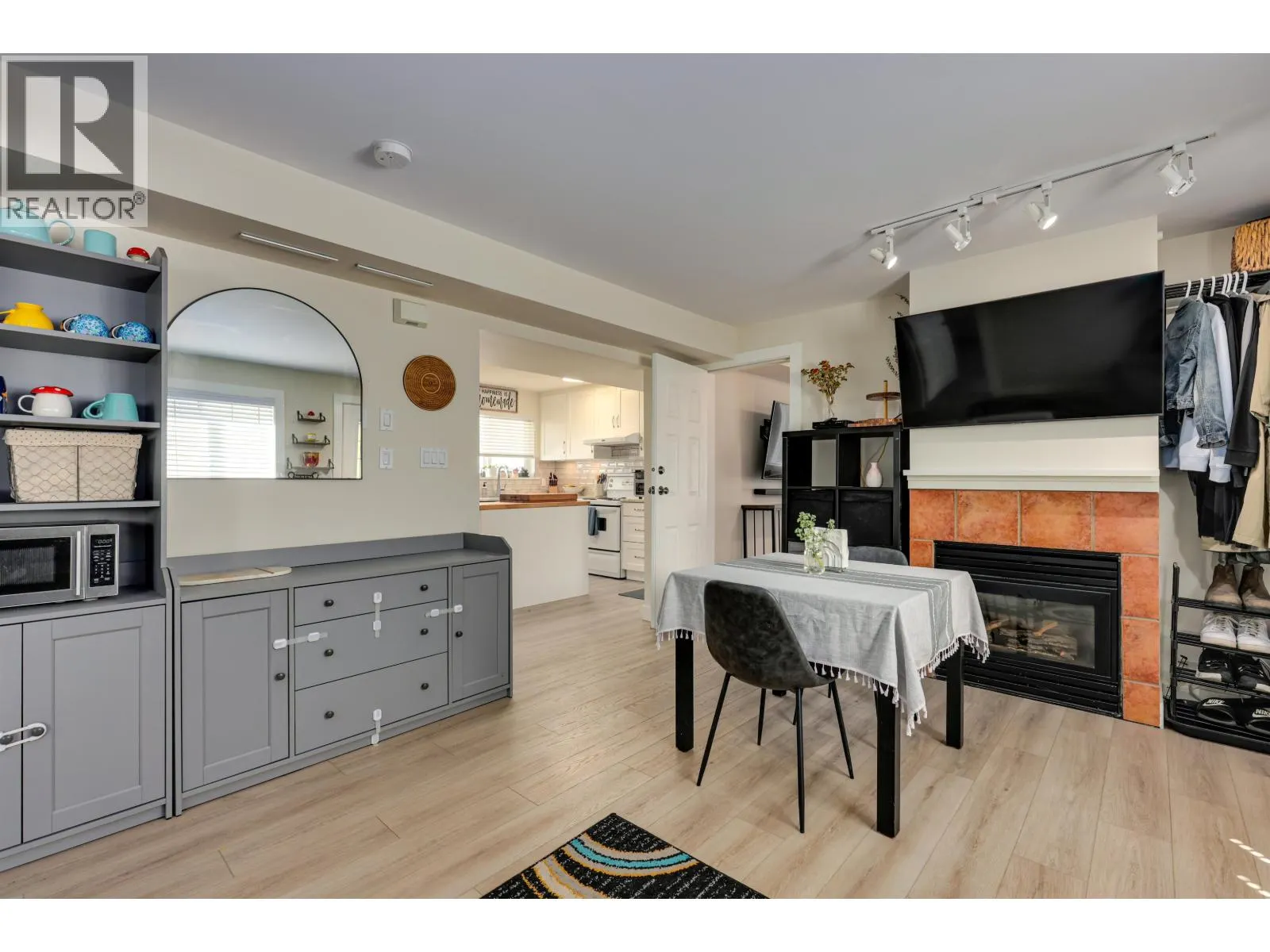 1433 DORAN ROAD