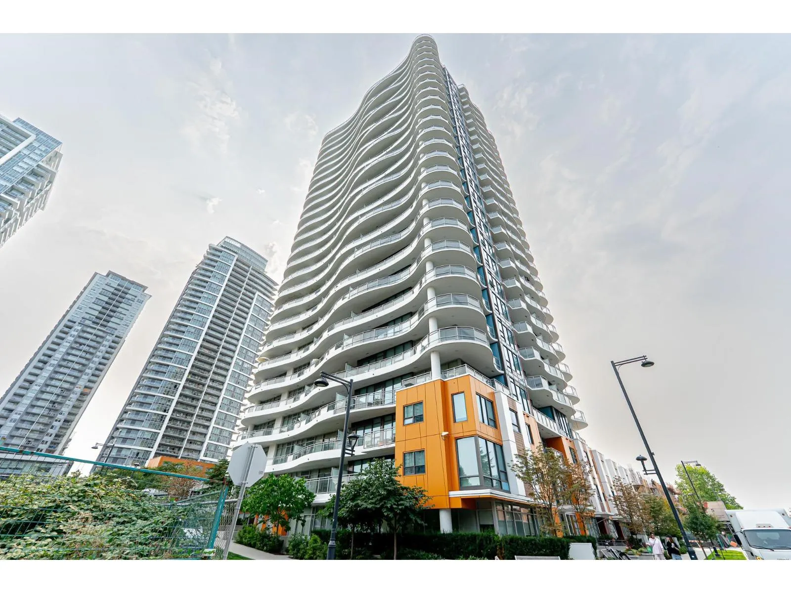 806 13318 104 AVENUE