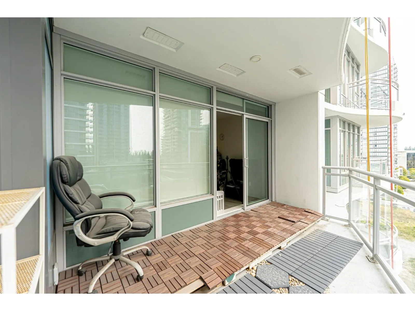 806 13318 104 AVENUE
