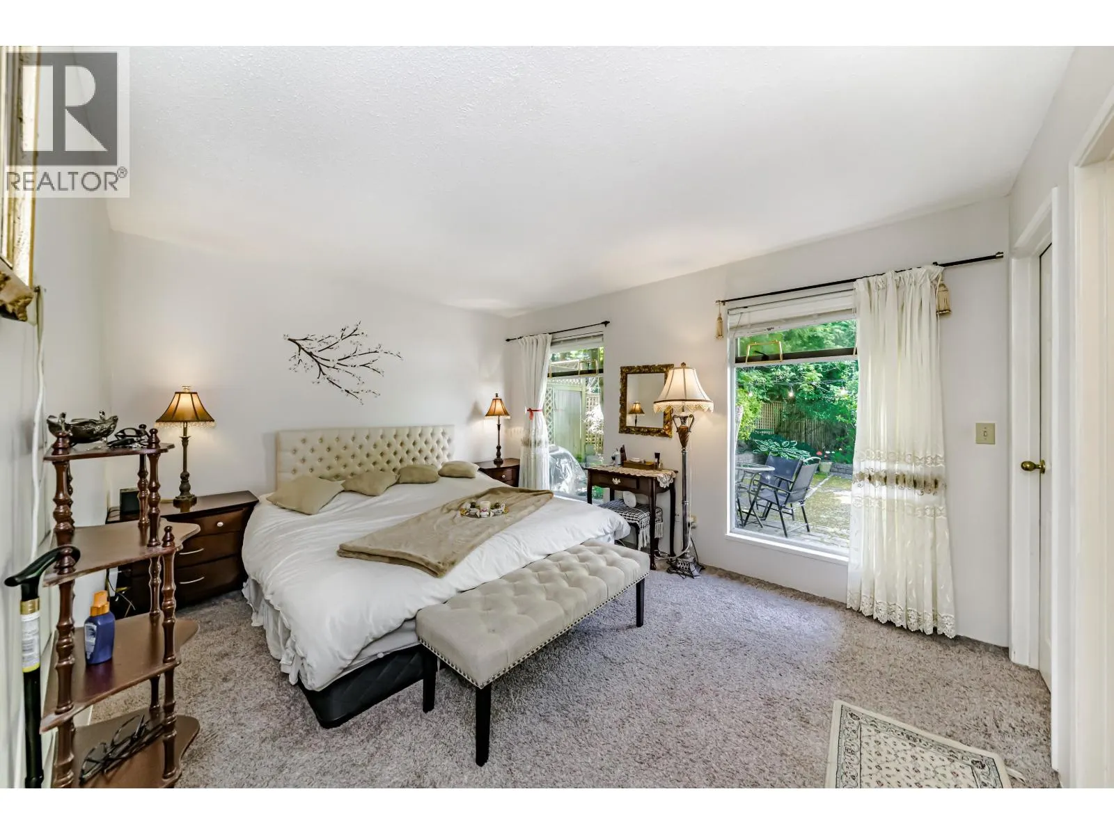 1472 VILLAGE GREEN WYND