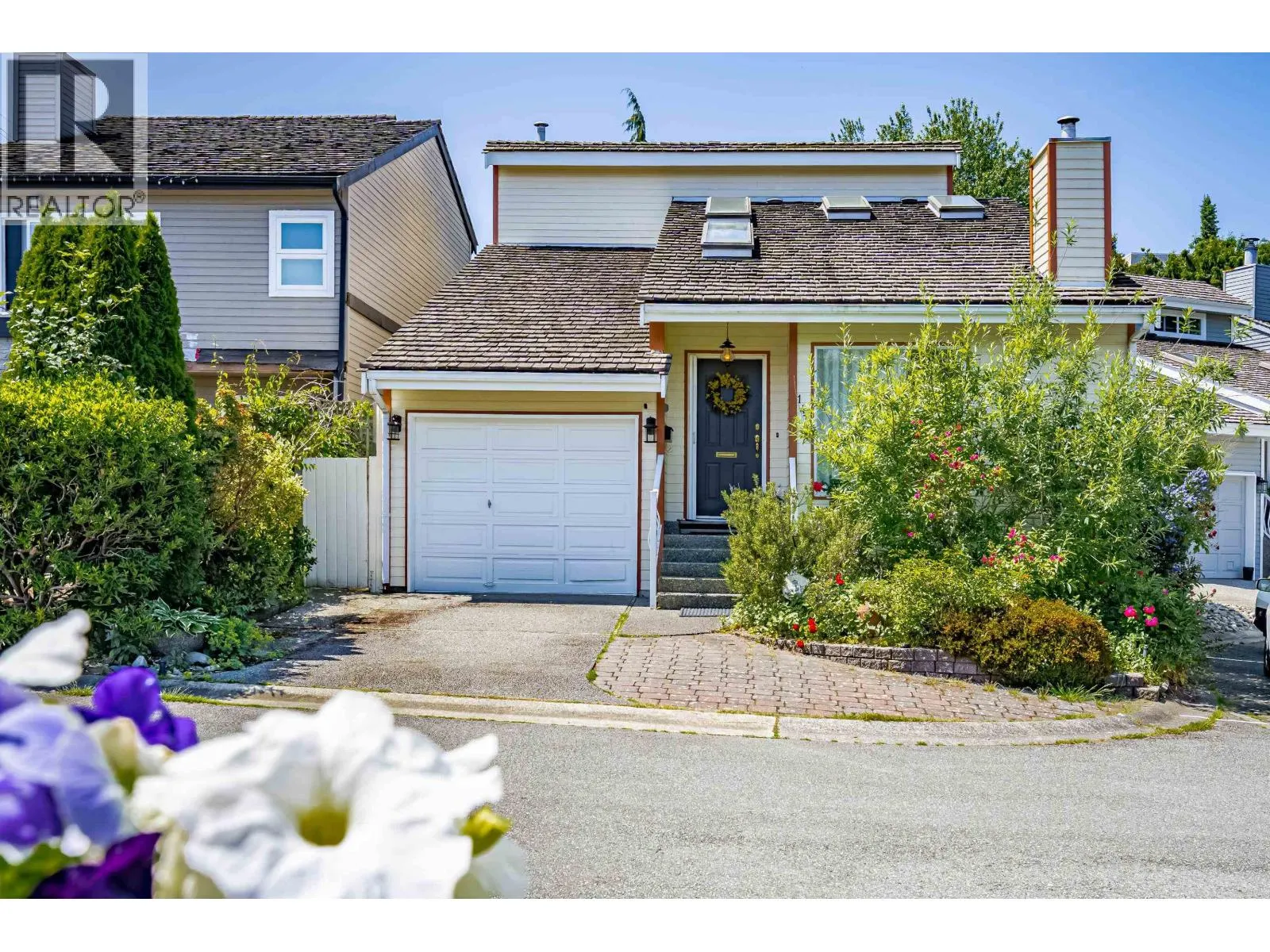 1472 VILLAGE GREEN WYND