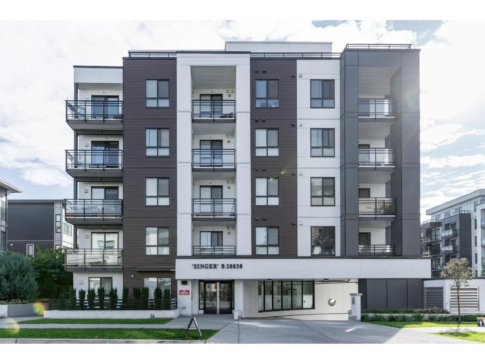 B302 20838 78B AVENUE