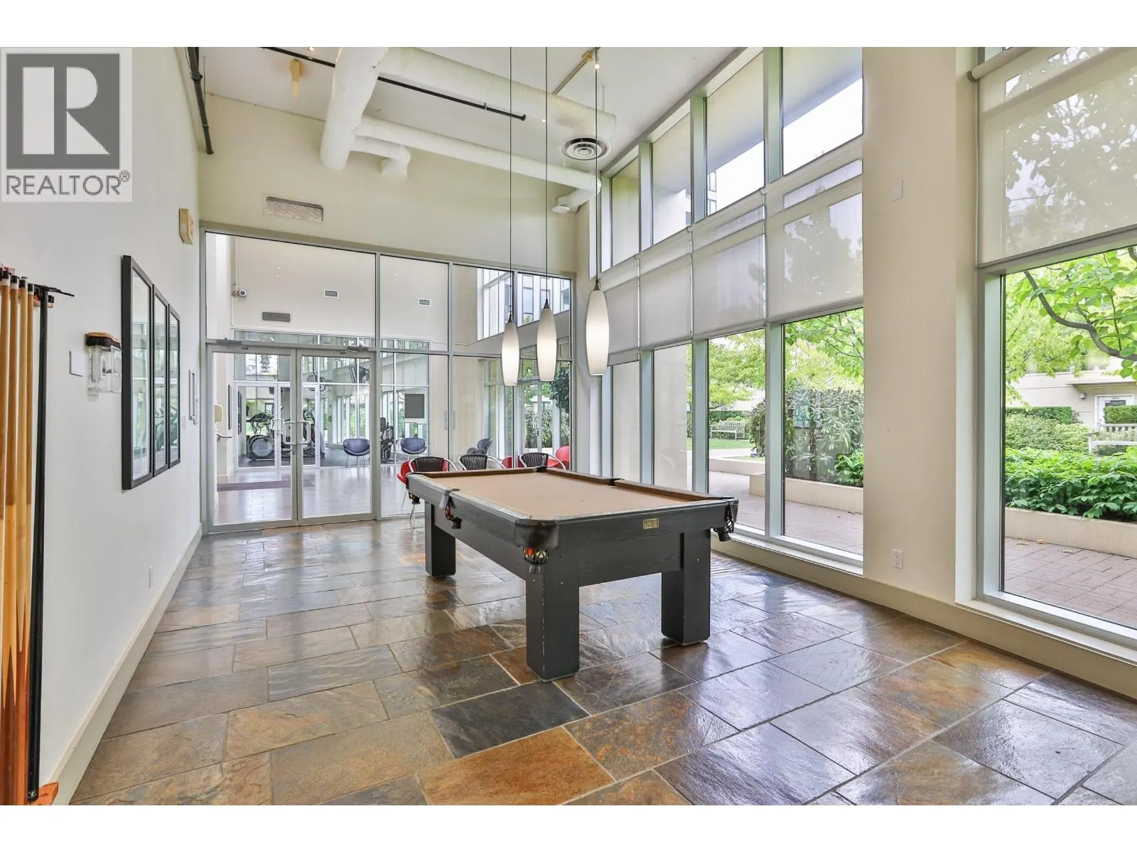 802 9188 HEMLOCK DRIVE