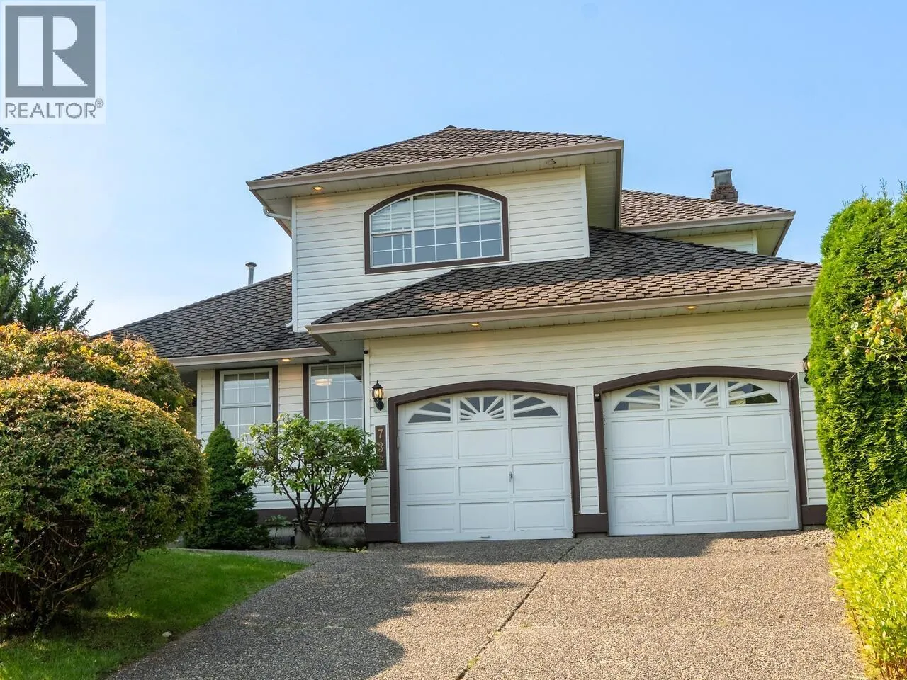 736 CLEARWATER WAY