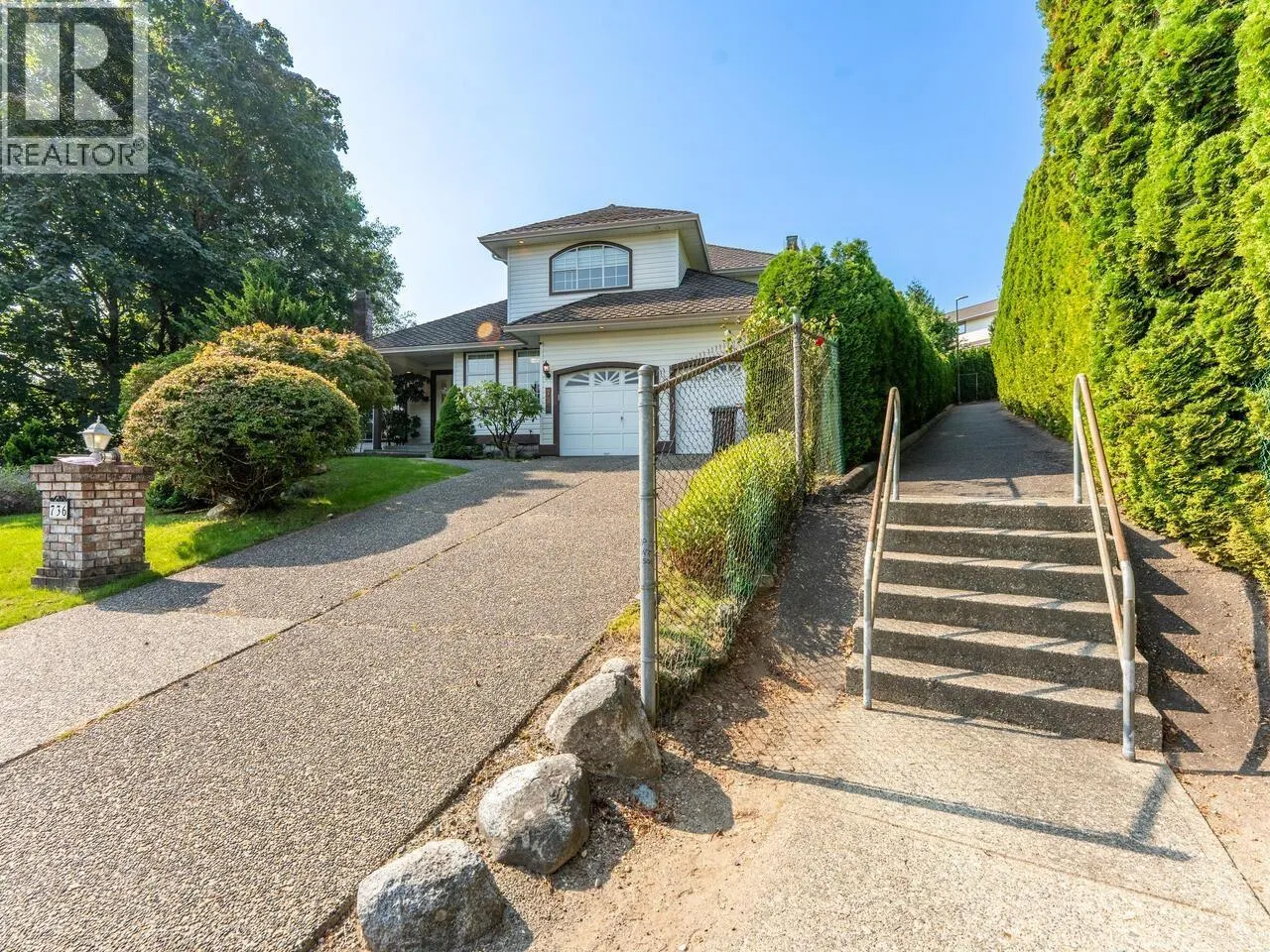 736 CLEARWATER WAY