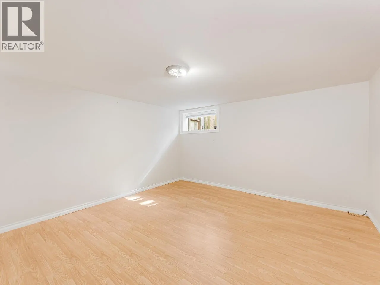 736 CLEARWATER WAY