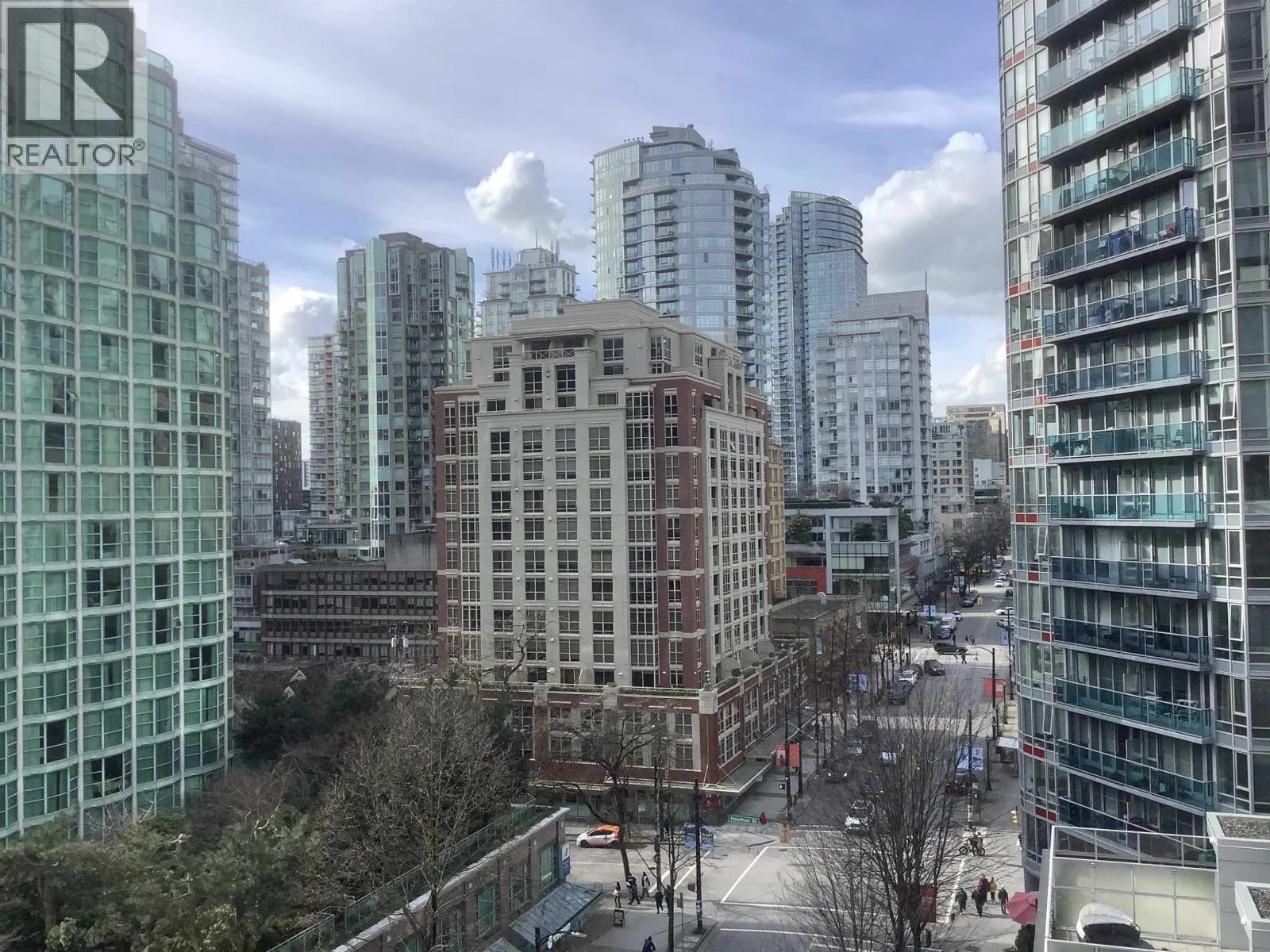 1108 233 ROBSON STREET