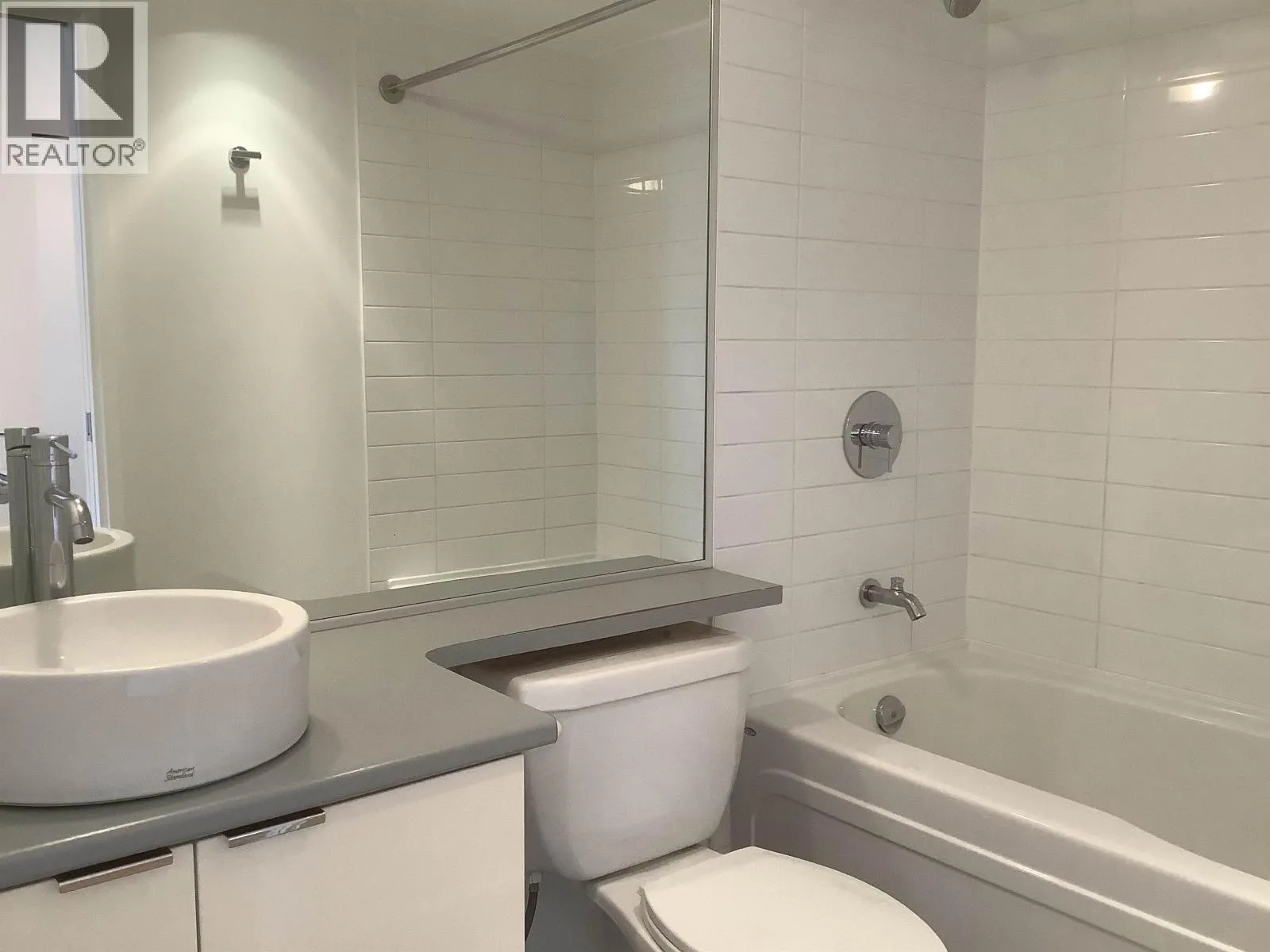 1108 233 ROBSON STREET