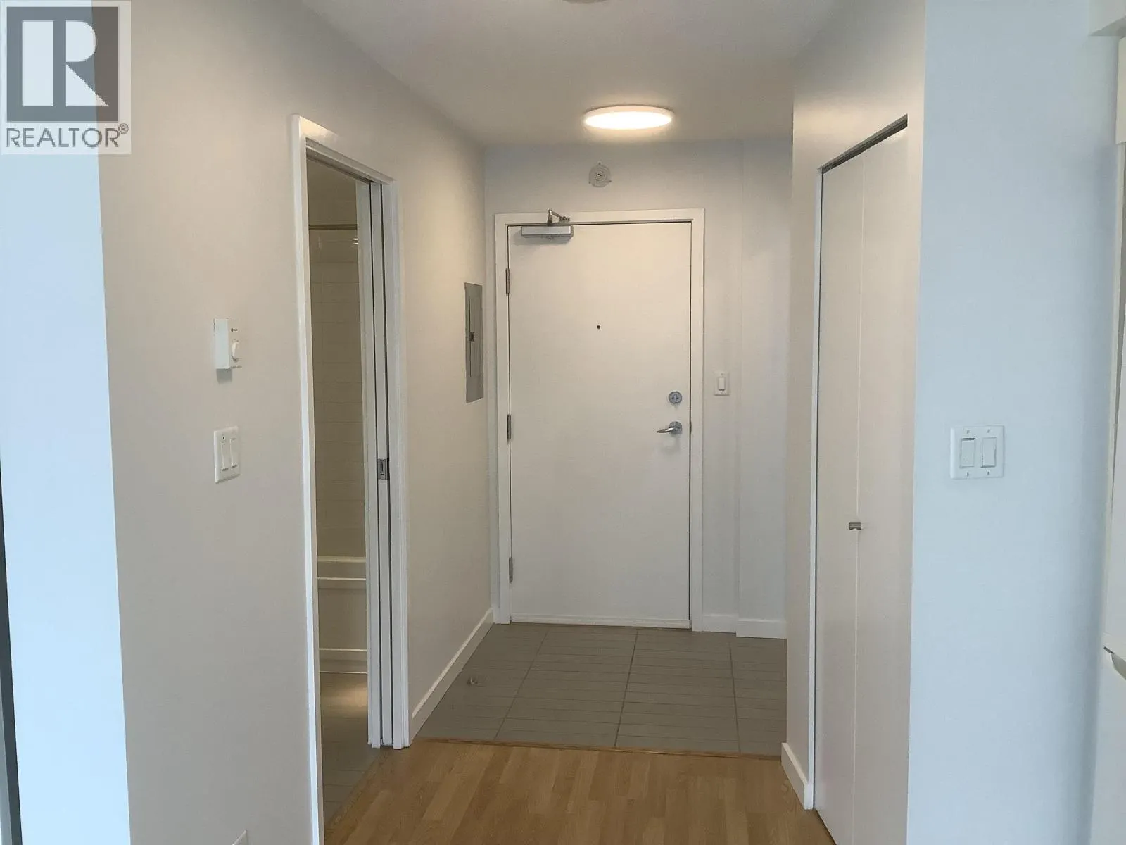 1108 233 ROBSON STREET