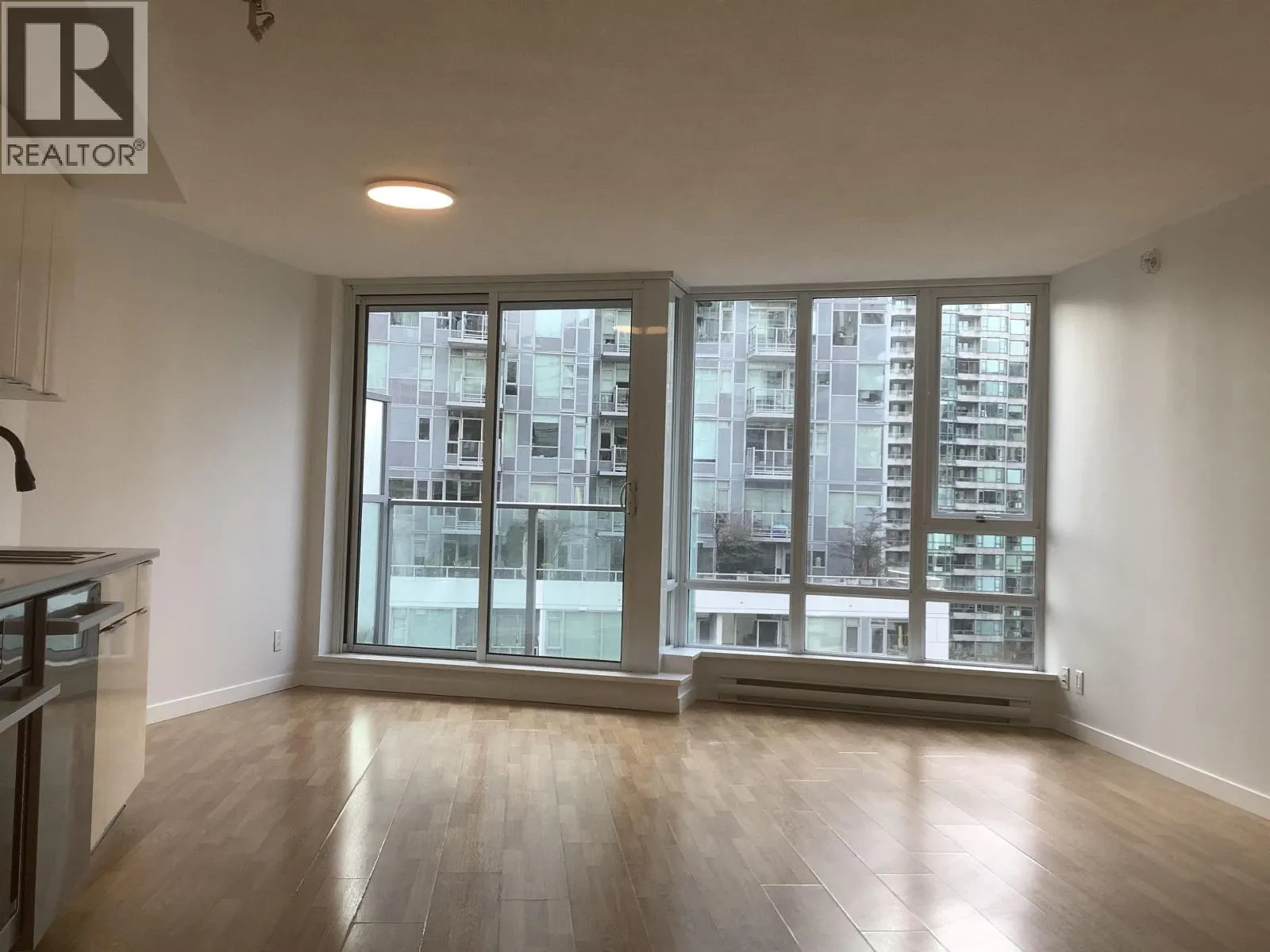 1108 233 ROBSON STREET