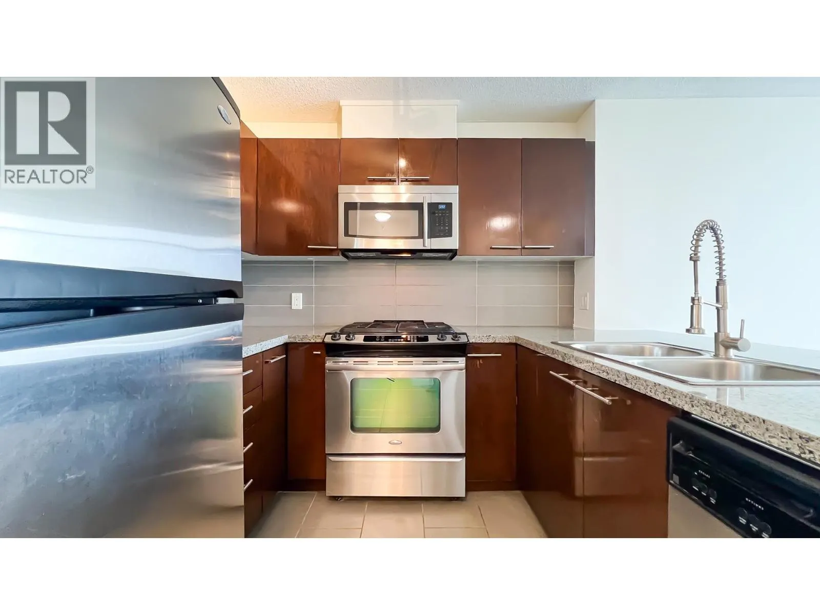 1207 9171 FERNDALE ROAD