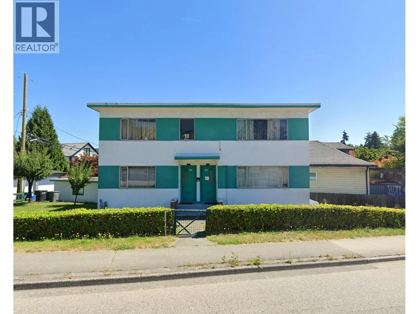 2984 CLARK DRIVE