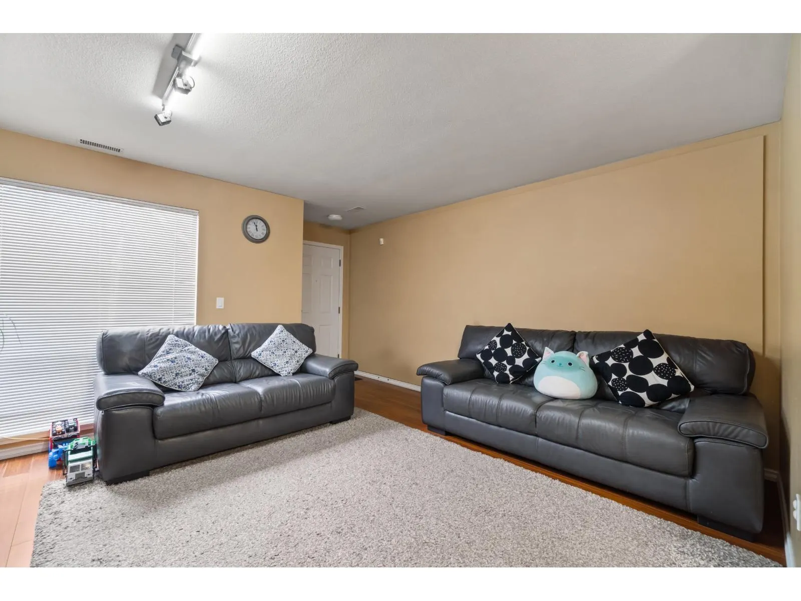 62 13706 74 AVENUE