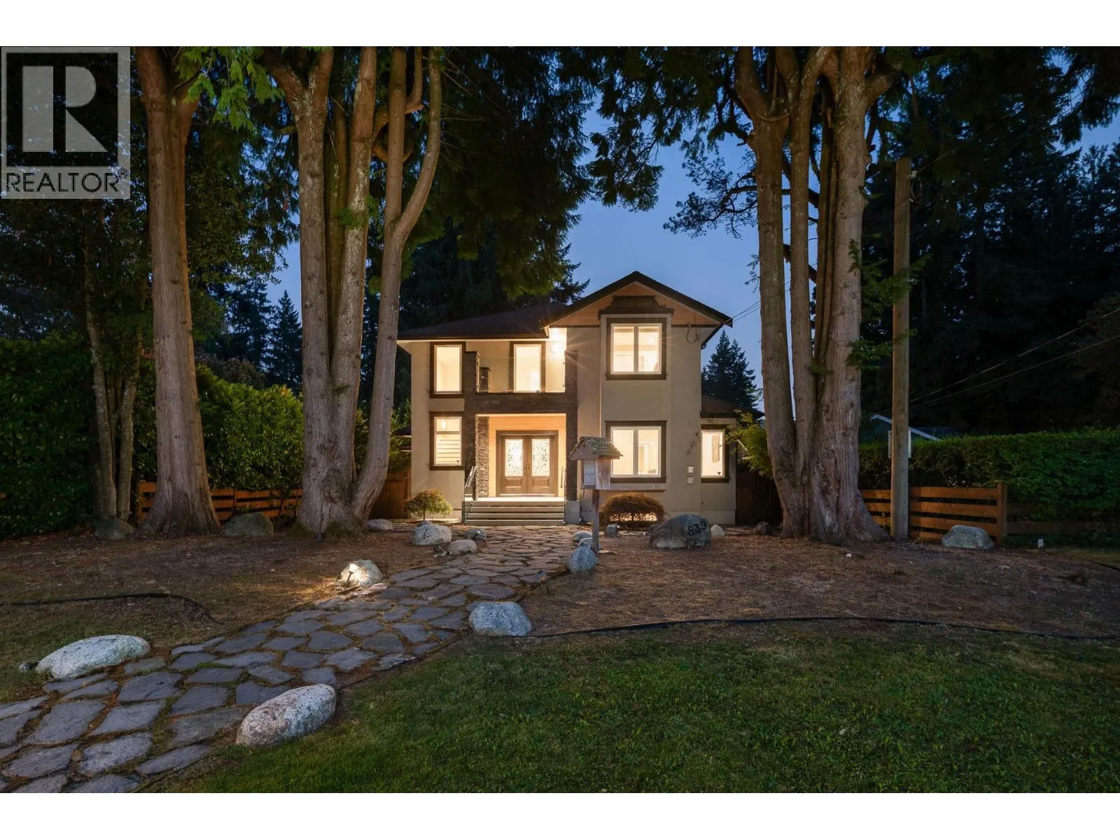 839 W 20TH STREET
