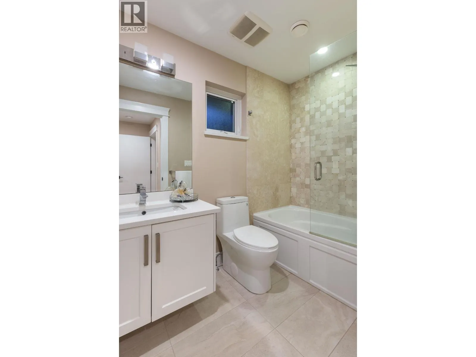 839 W 20TH STREET