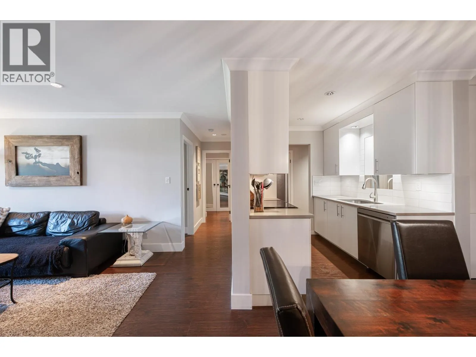 204 341 W 3RD STREET